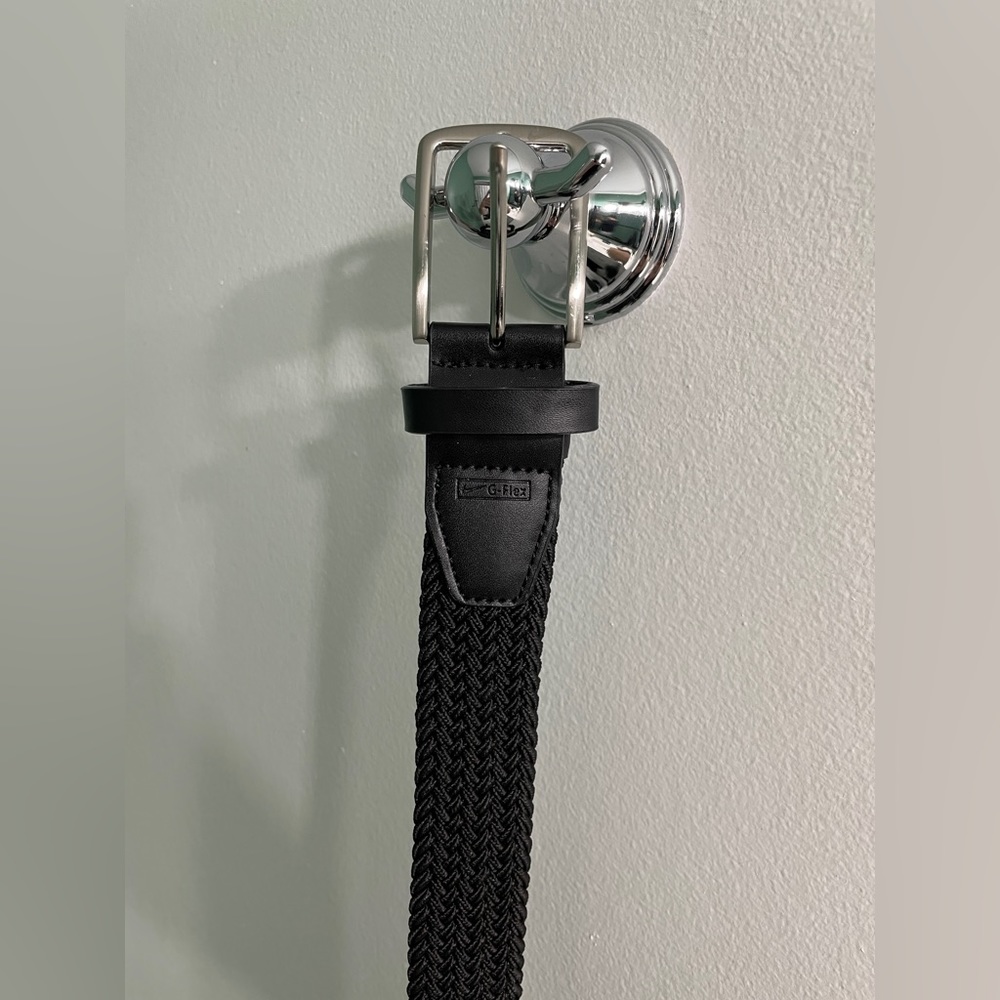 New Men’s Nike Golf Belt Size Medium (Waist 30-32)